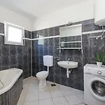 Solis Lägenhet Makarska