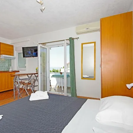 Solis Apartment *