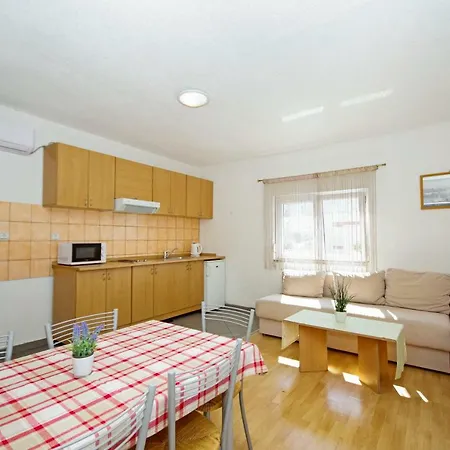 Solis Apartment *