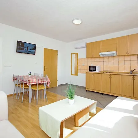 Apartman Solis